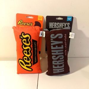 Hersey dog toys Lot 2 Reeses